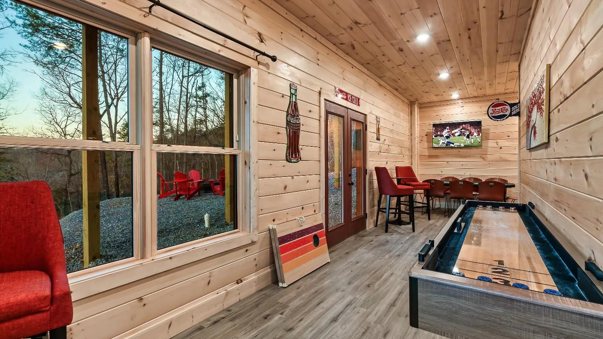 Scenic Views, Game Room, Hot Tub, Fireplace, Bbq Pigeon Forge