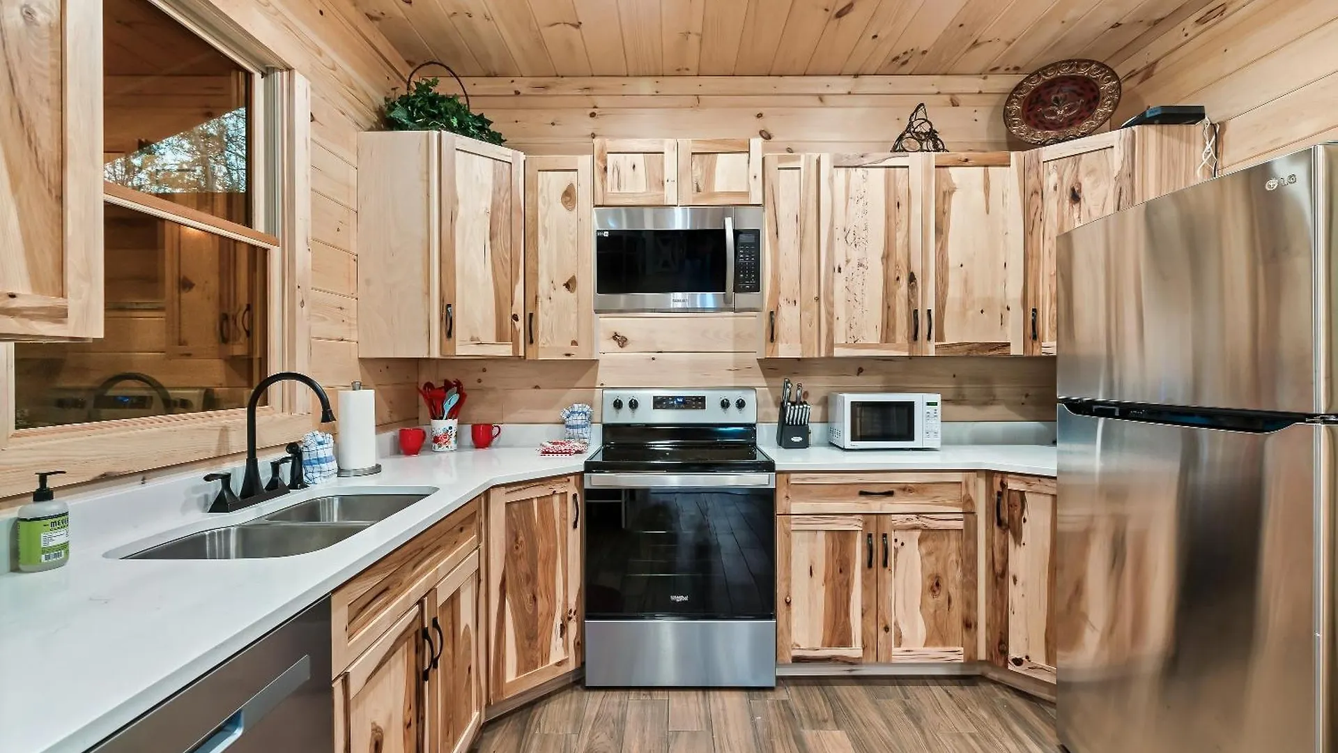 Holiday home Scenic Views, Game Room, Hot Tub, Fireplace, Bbq Pigeon Forge