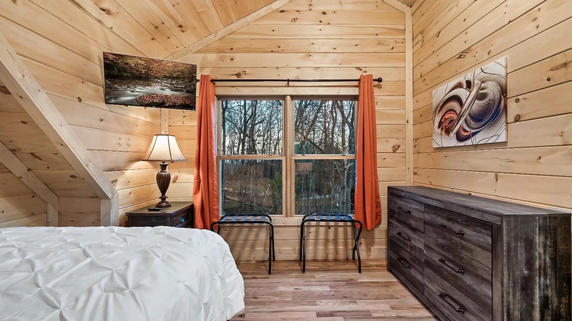 Scenic Views, Game Room, Hot Tub, Fireplace, Bbq *