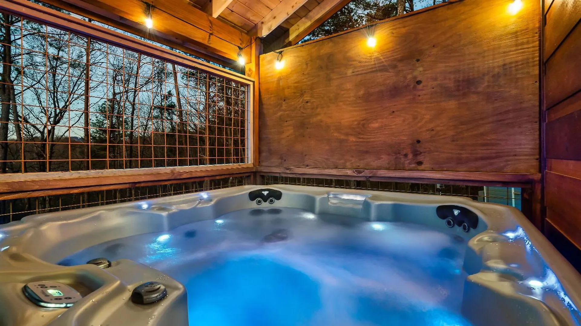 Scenic Views, Game Room, Hot Tub, Fireplace, Bbq *