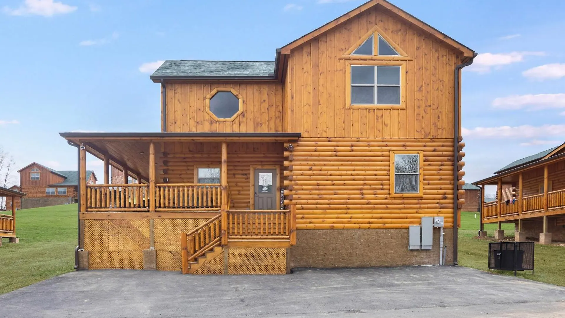 New! Indoor Pool/ps 5/hot Tub/parkway Pigeon Forge