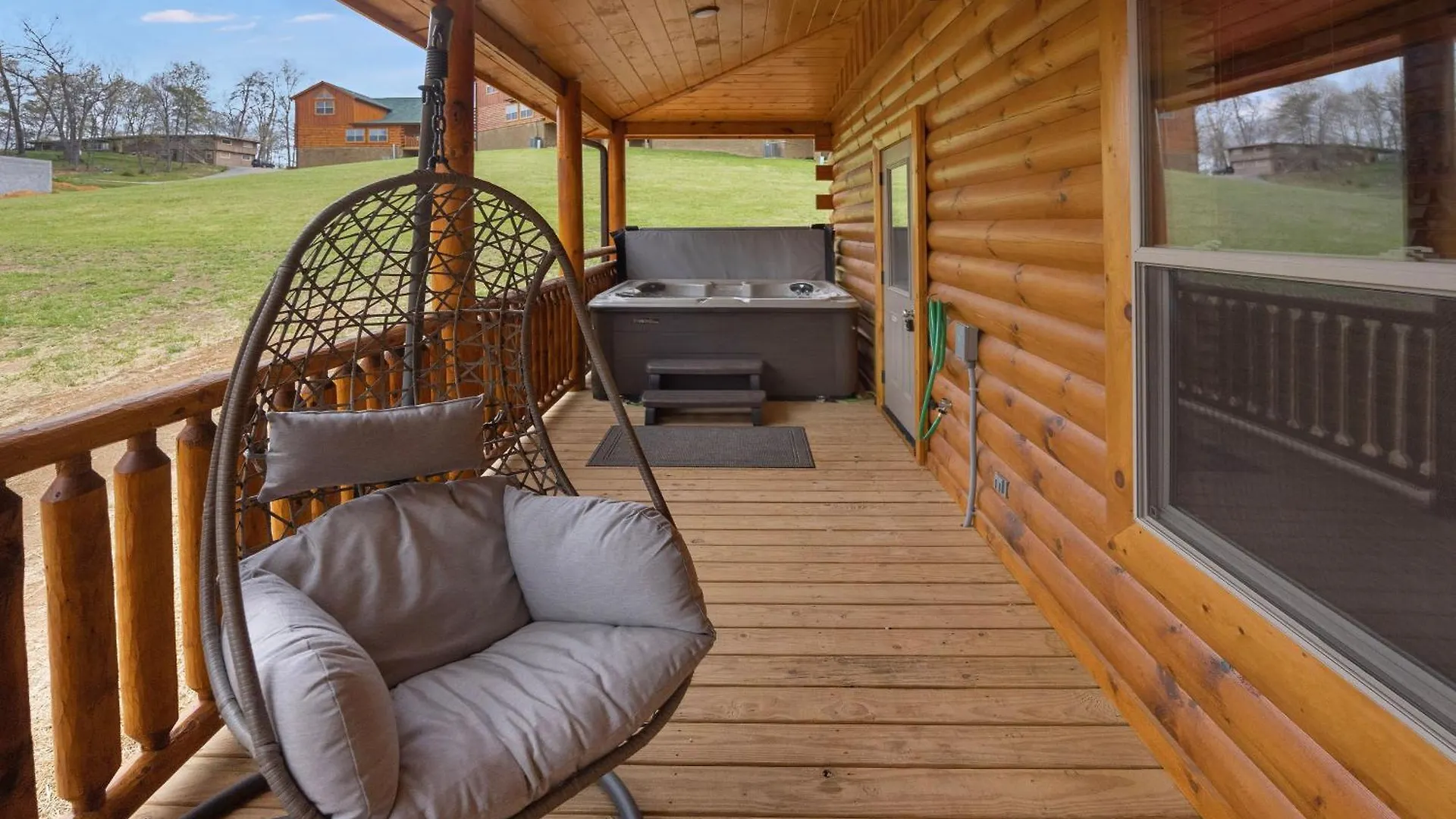 New! Indoor Pool/ps 5/hot Tub/parkway