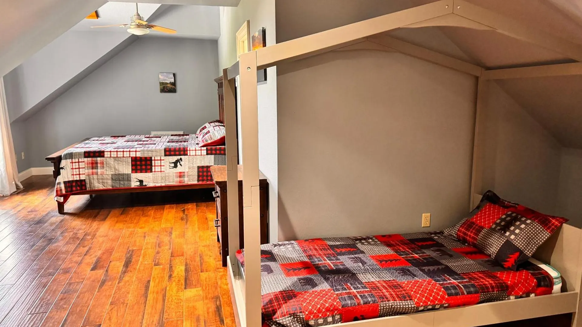 Smoky - Glowing Twilight Holiday home Pigeon Forge