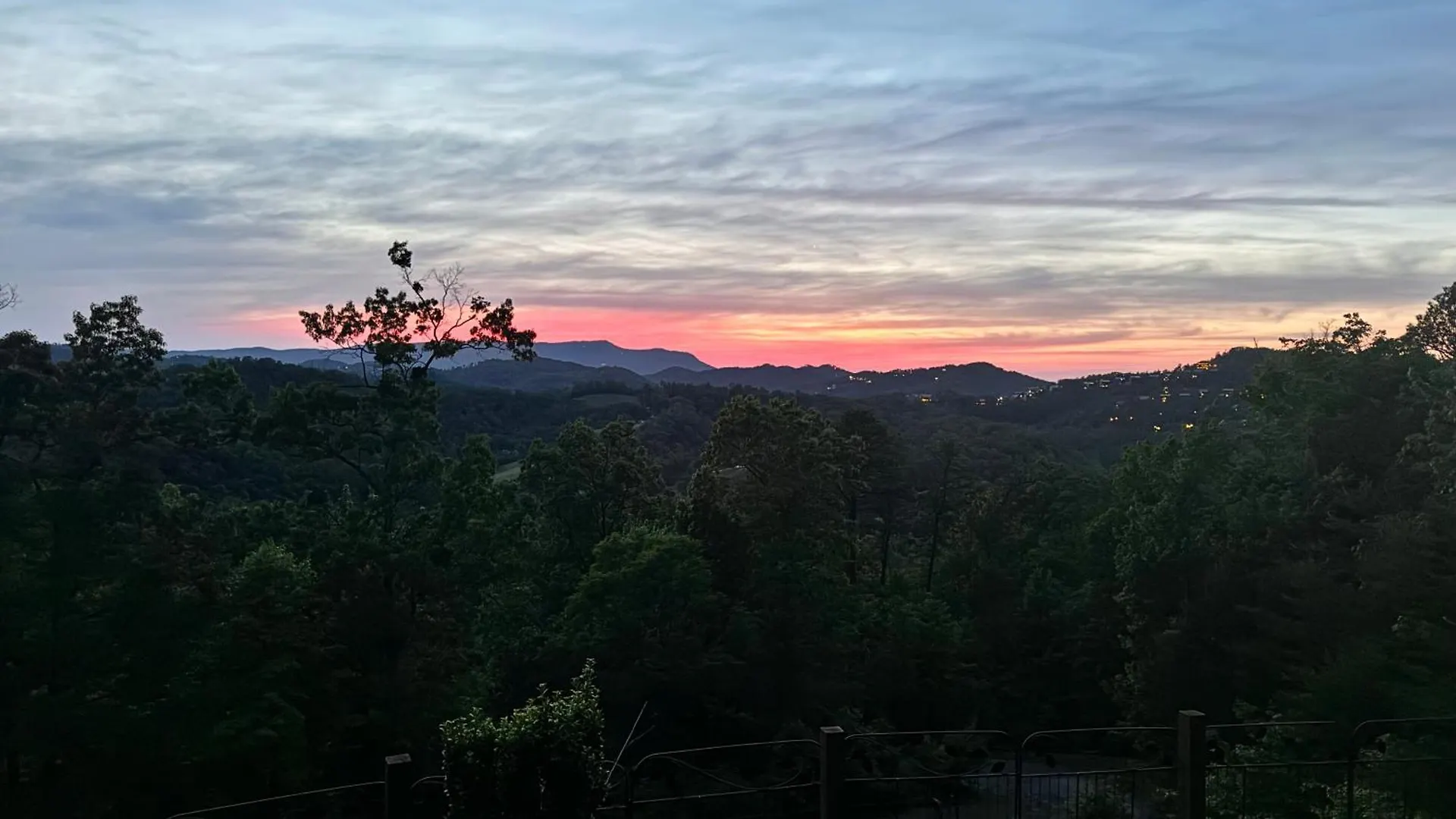 Smoky - Glowing Twilight