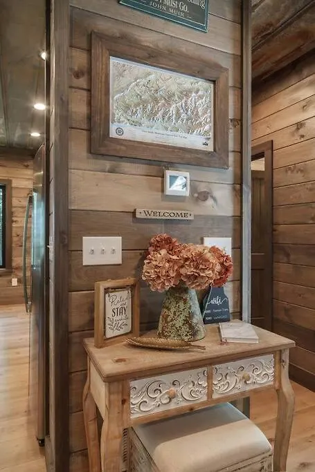 Beary Luxe - Brand New Arcade Pool Retreat *