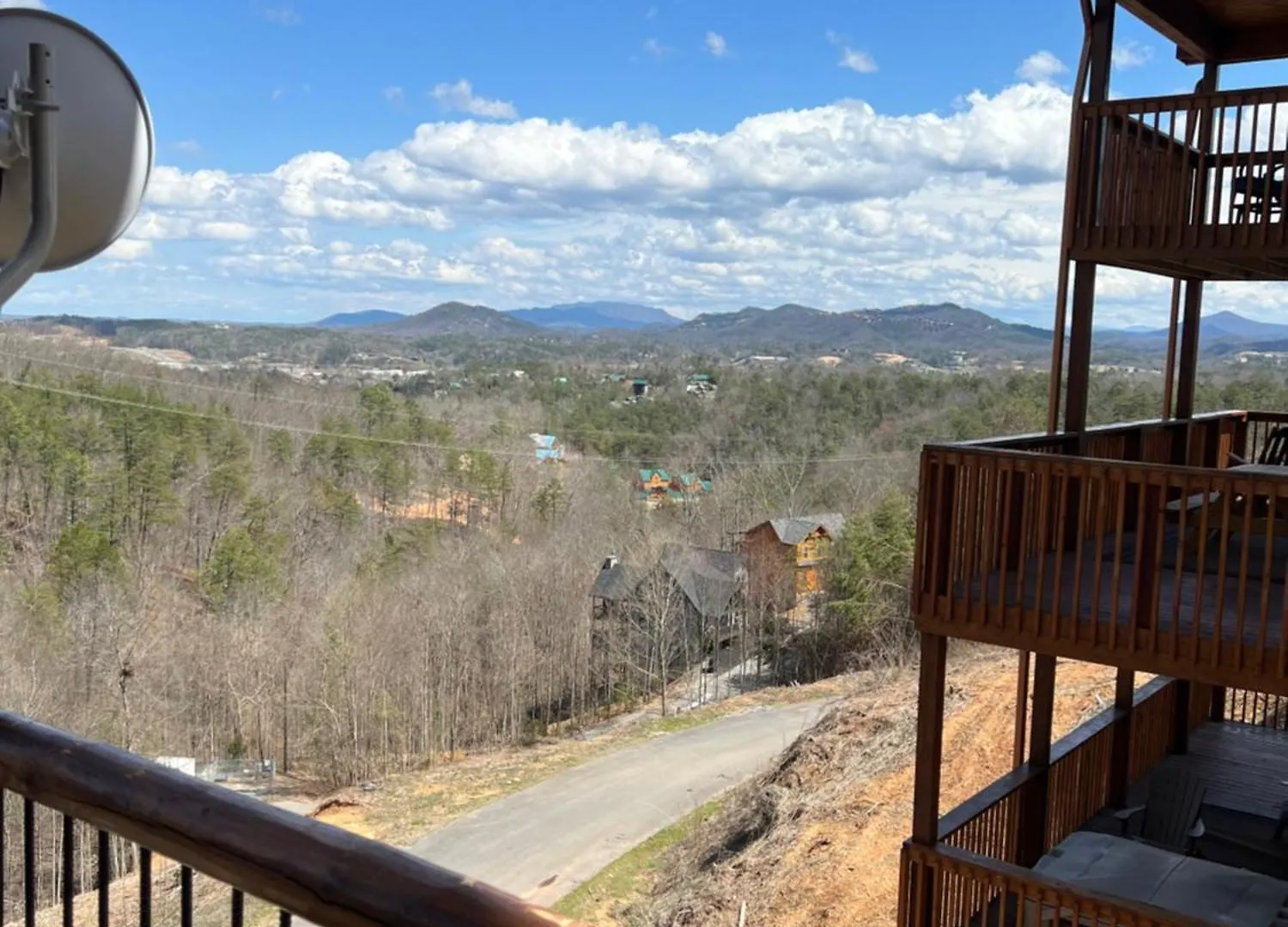 Fuzzy's Den * Pigeon Forge