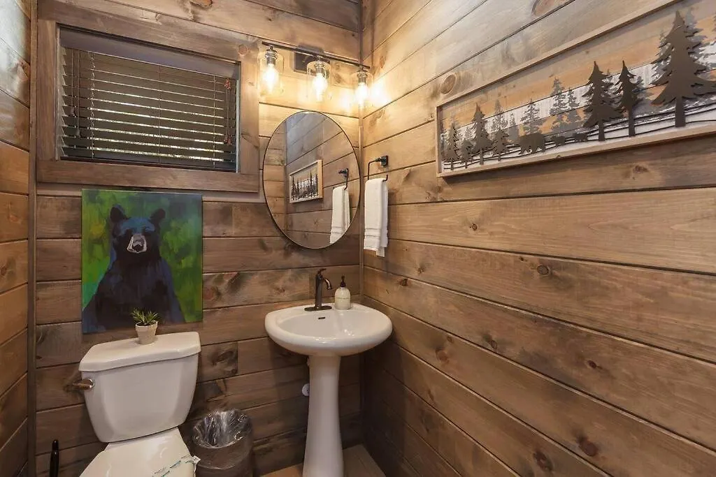 Beary Luxe - Brand New Arcade Pool Retreat Holiday home *