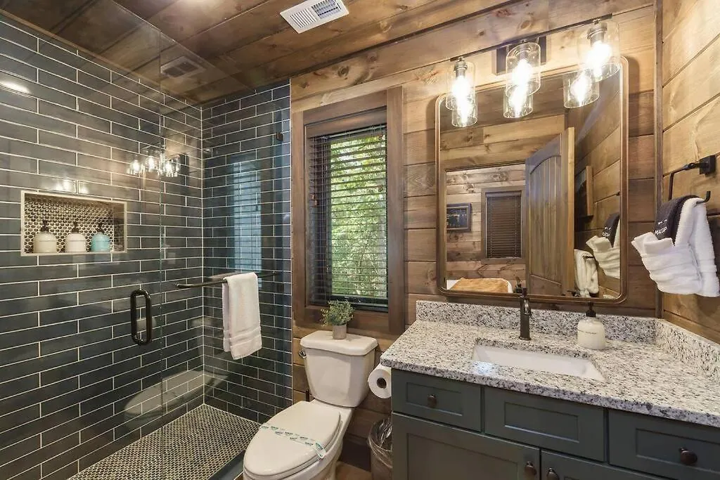 Beary Luxe - Brand New Arcade Pool Retreat * Pigeon Forge