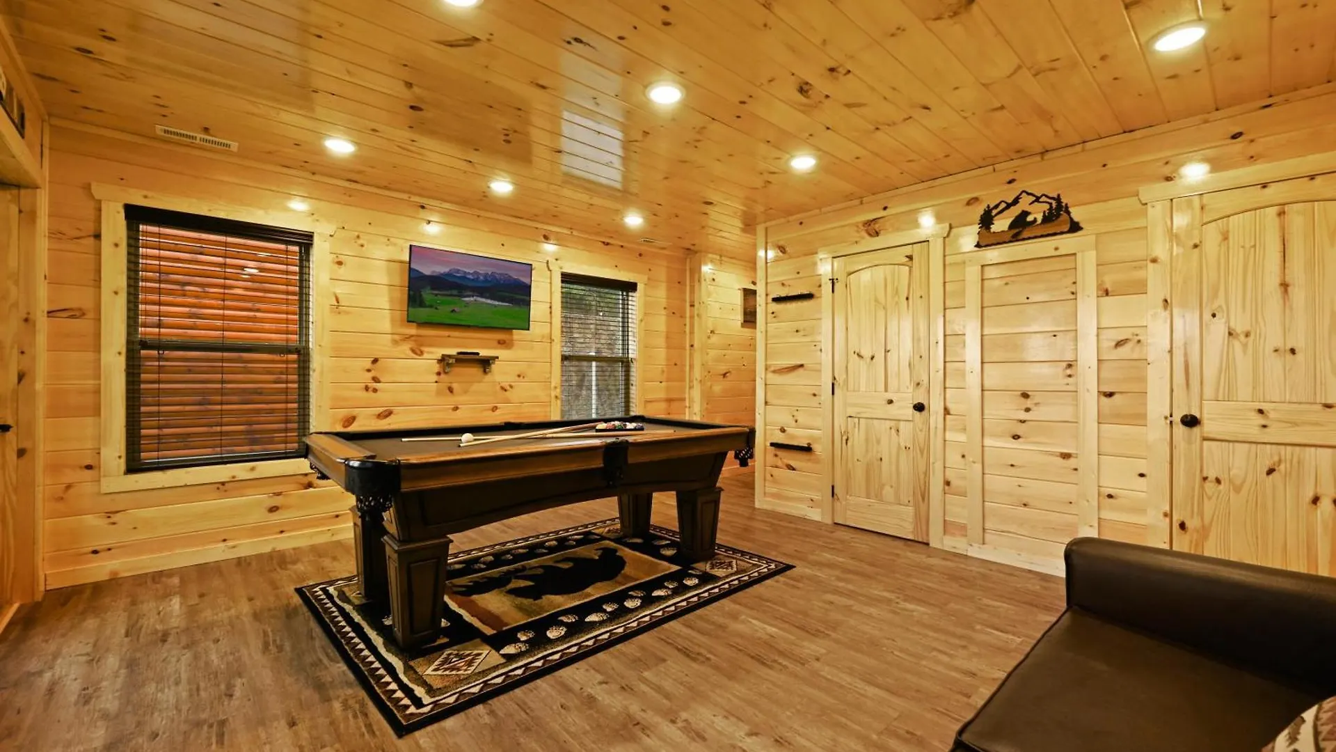 Lodge Fuzzy's Den