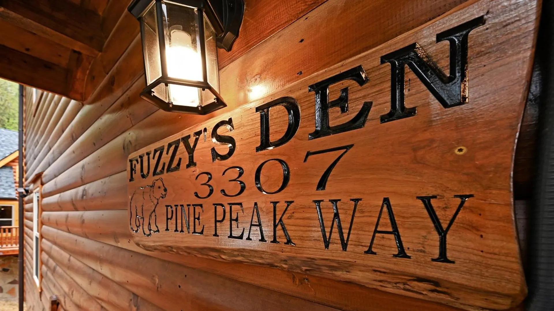 Fuzzy's Den Lodge