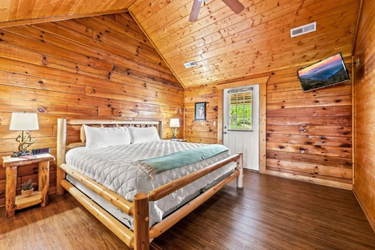 Holiday home Misty Mountain Game And Hot Tub Pigeon Forge