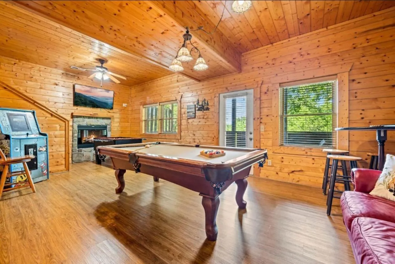 Misty Mountain Game And Hot Tub Holiday home *