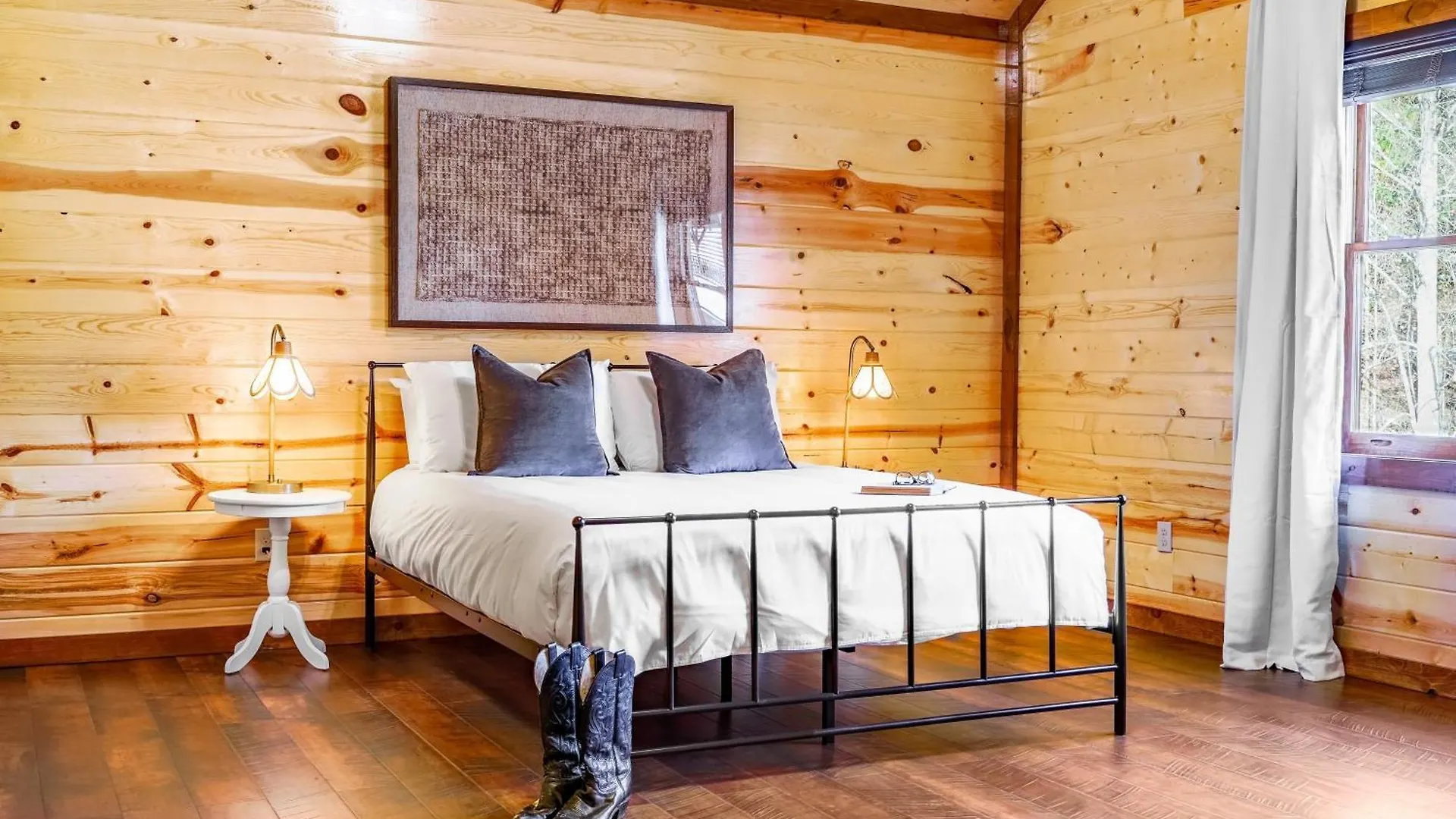 Daybreak By Avantstay Sleeps 18 Cabin Poolspa