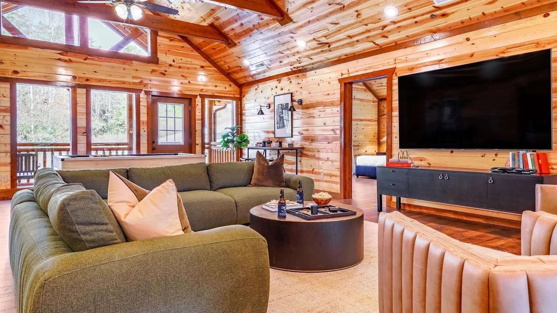 Daybreak By Avantstay Sleeps 18 Cabin Poolspa Pigeon Forge