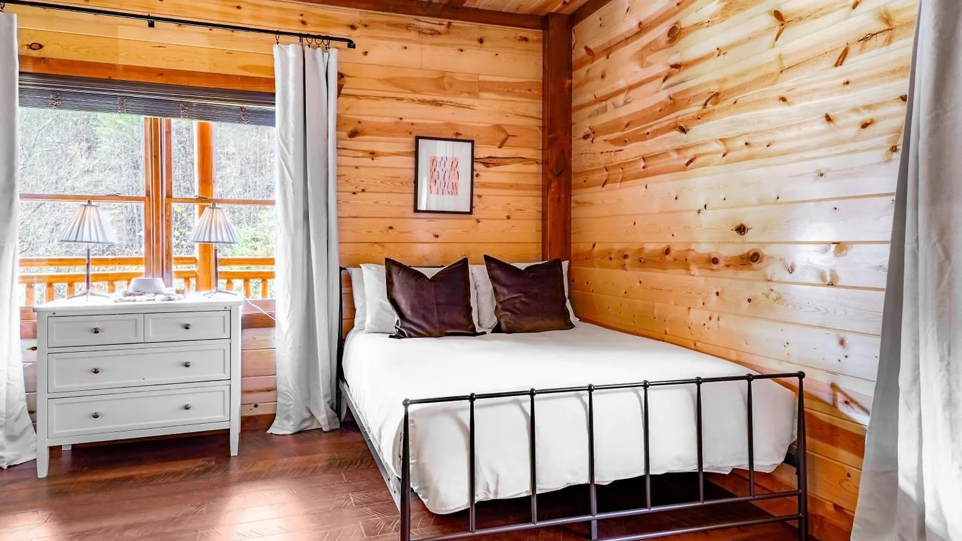 Holiday home Daybreak By Avantstay Sleeps 18 Cabin Poolspa Pigeon Forge