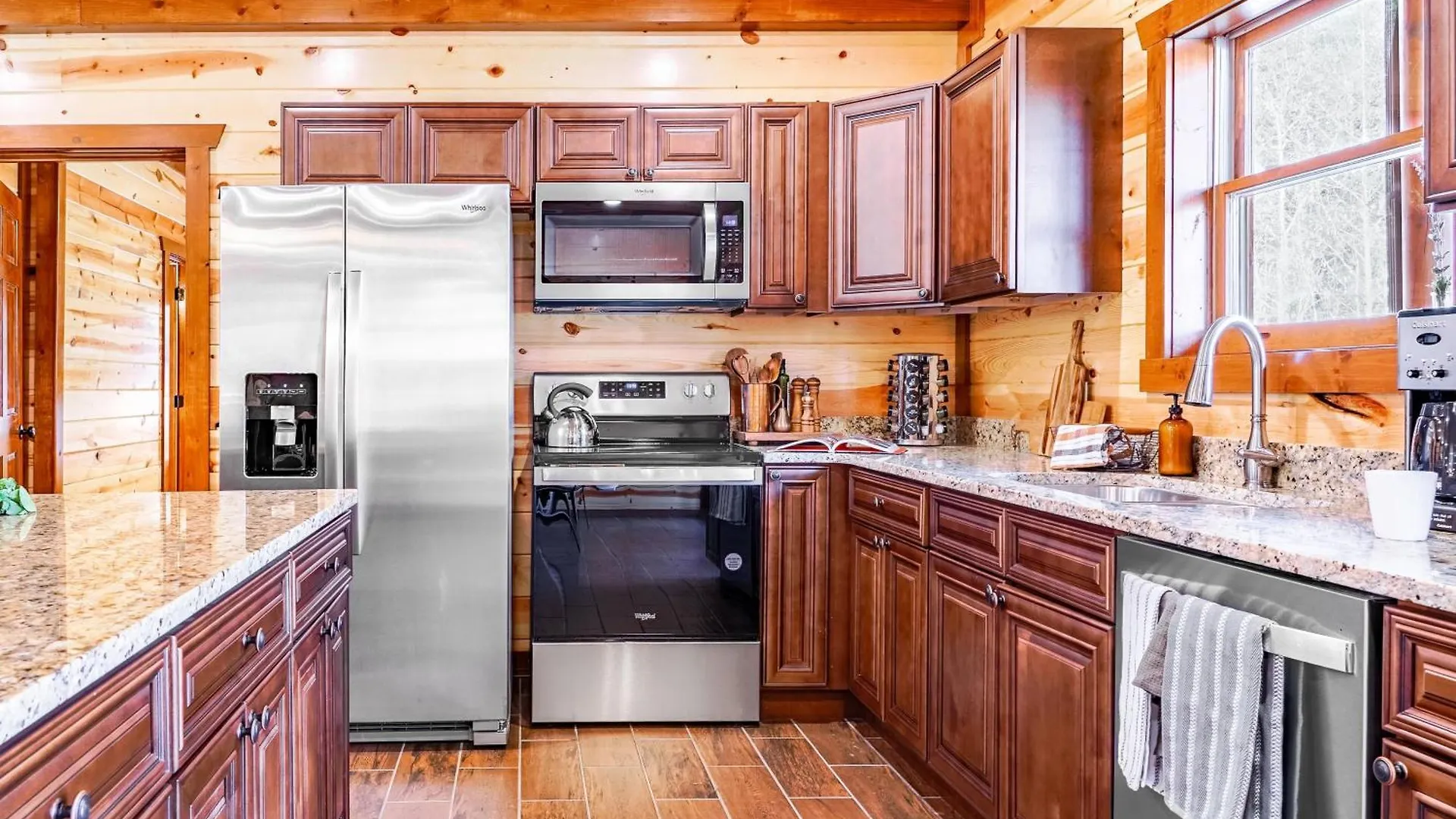 Daybreak By Avantstay Sleeps 18 Cabin Poolspa Pigeon Forge
