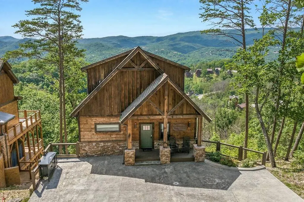 Breathtaking View Mountain Lux Games Pool Theater * Pigeon Forge