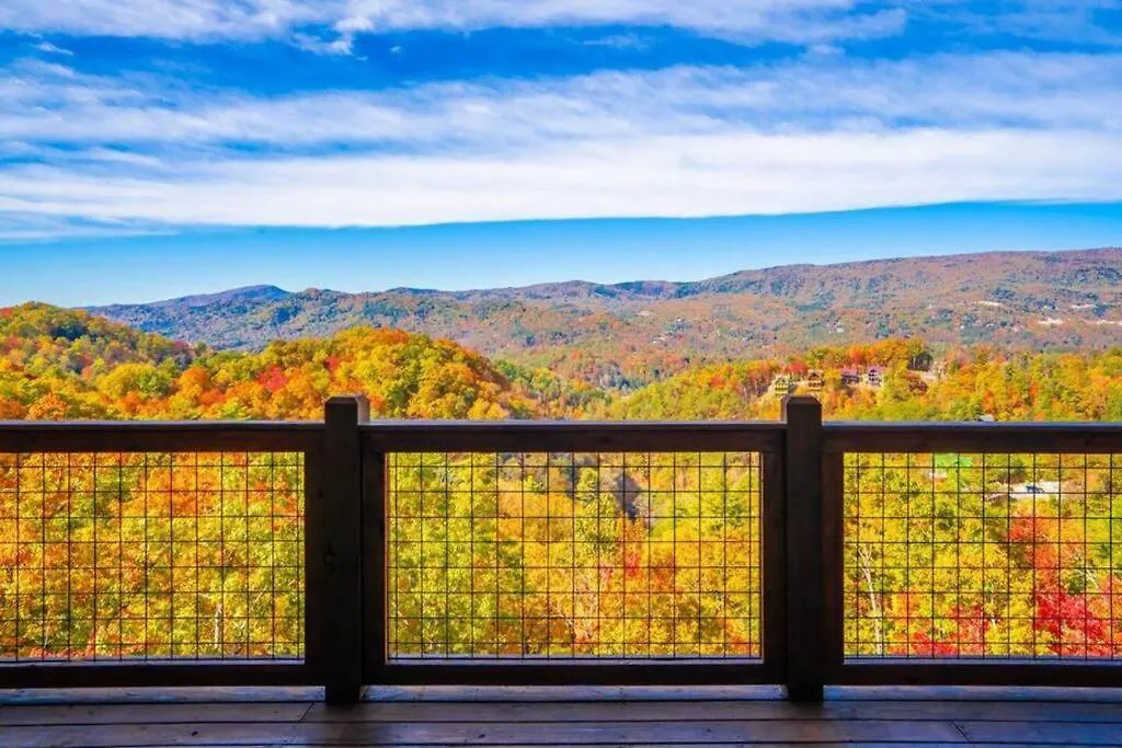 Breathtaking View Mountain Lux Games Pool Theater *