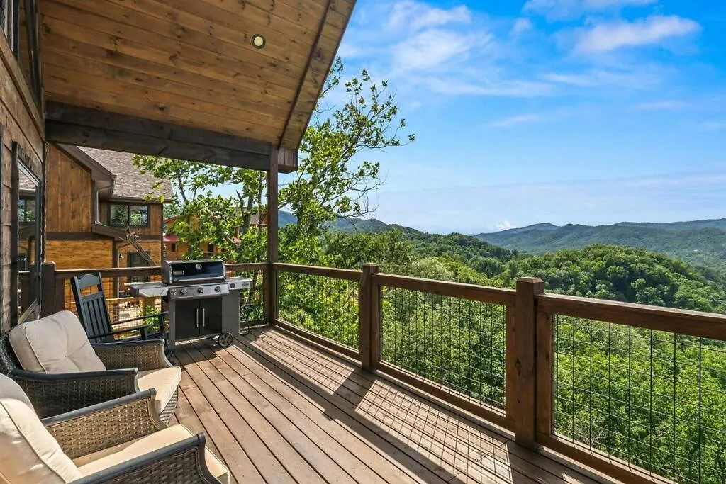 Breathtaking View Mountain Lux Games Pool Theater * Pigeon Forge