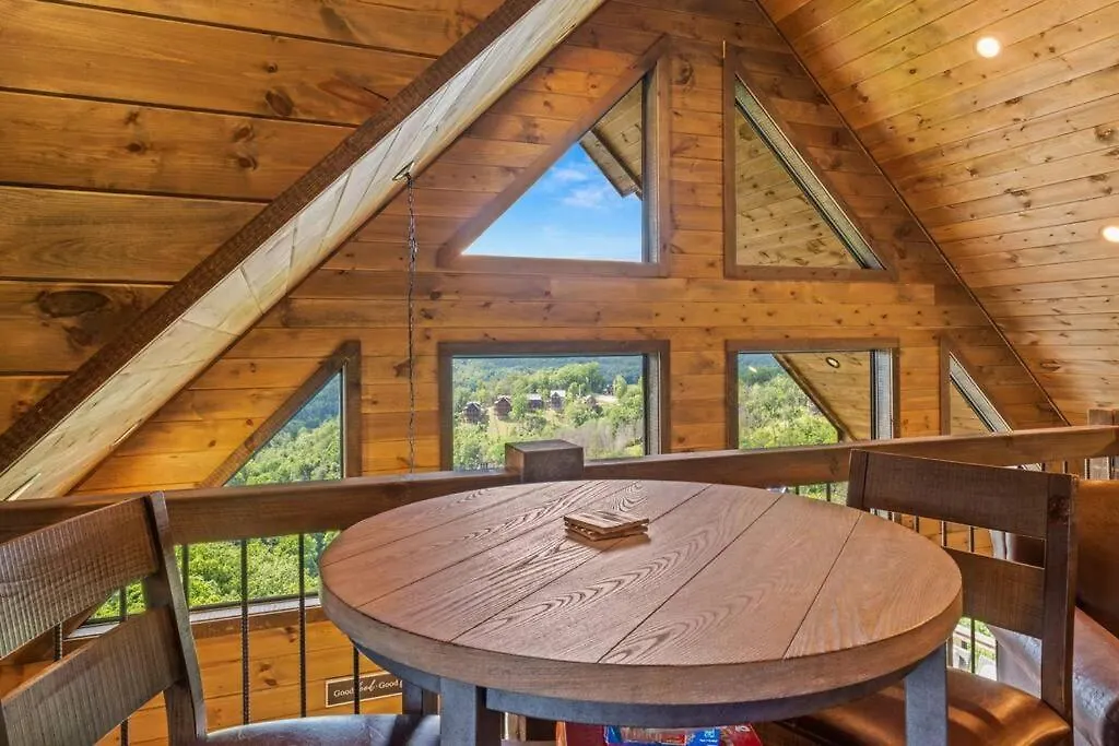 Breathtaking View Mountain Lux Games Pool Theater * Pigeon Forge