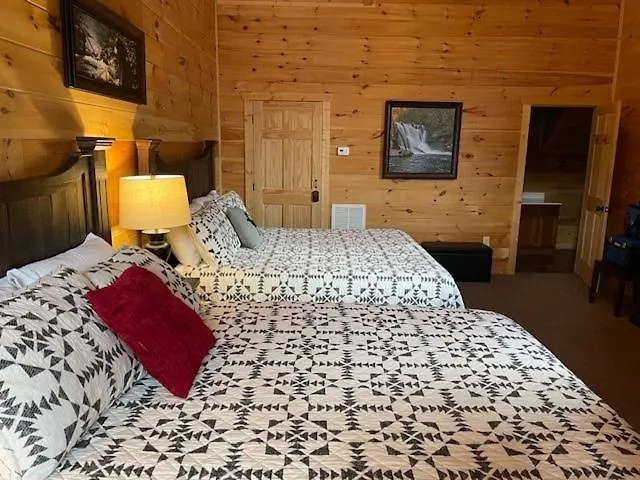 Holiday home A River Runs Through It Cabin *