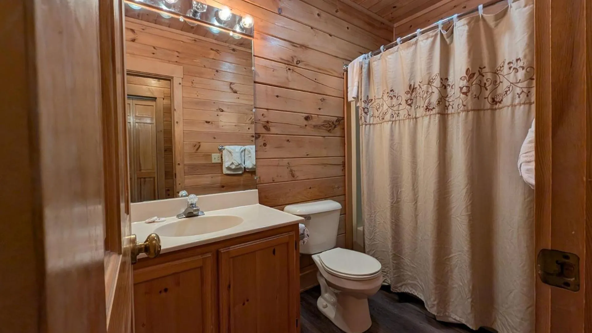 Tatil Evi Er75 - Palmetto Place - Great Location! Close To The Action! Pigeon Forge
