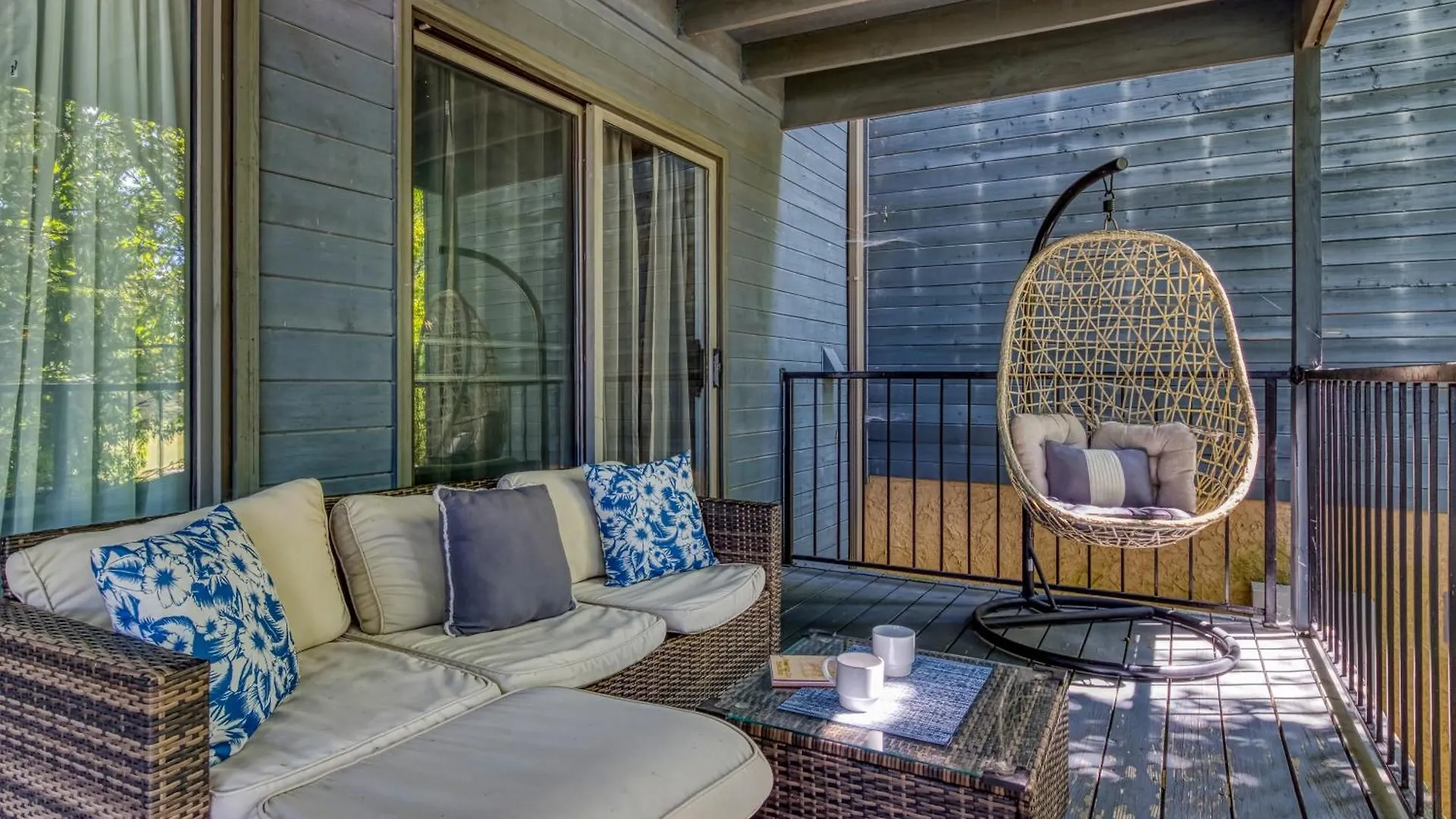 A Stones Throw, Get 1089 Free Attraction Tickets Per Paid Day, Dollywood And Much More!