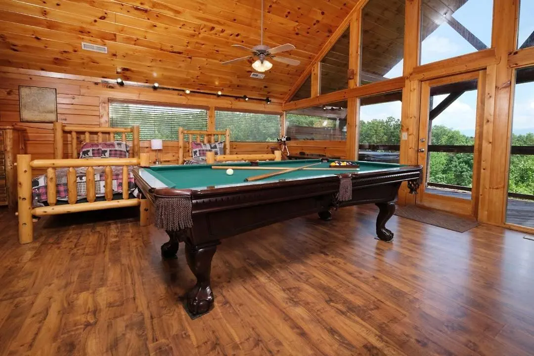 Holiday home Breathtaking Views! Just 5 Min To Pkwy