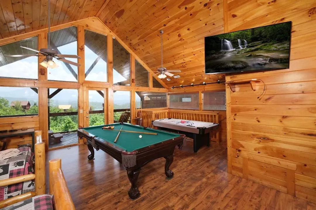 Holiday home Breathtaking Views! Just 5 Min To Pkwy