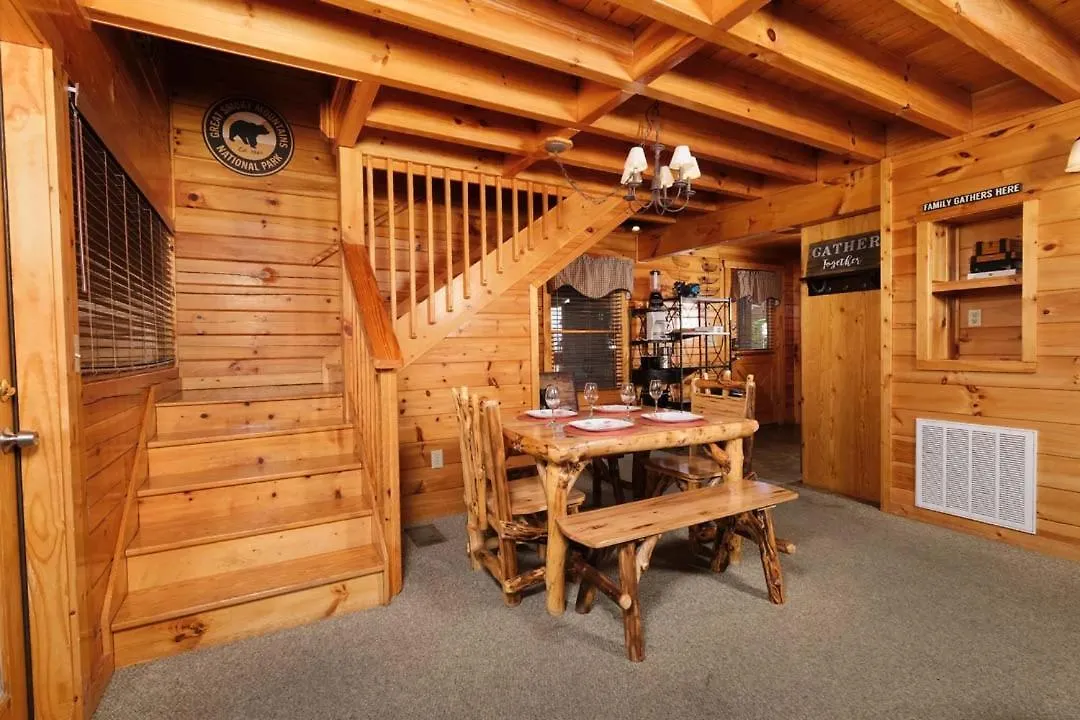 Holiday home Breathtaking Views! Just 5 Min To Pkwy