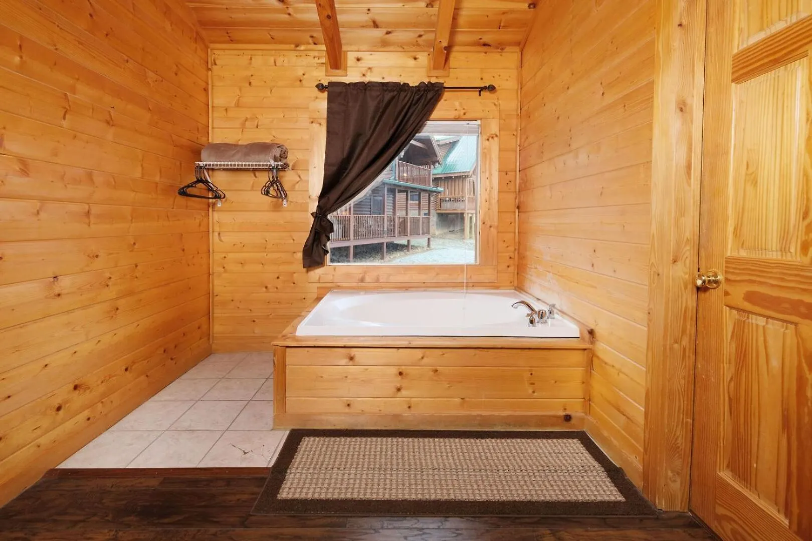 Holiday home Cozy 2br Just 5 Min To Pkwy Hot Tub Free Attraction Tickets
