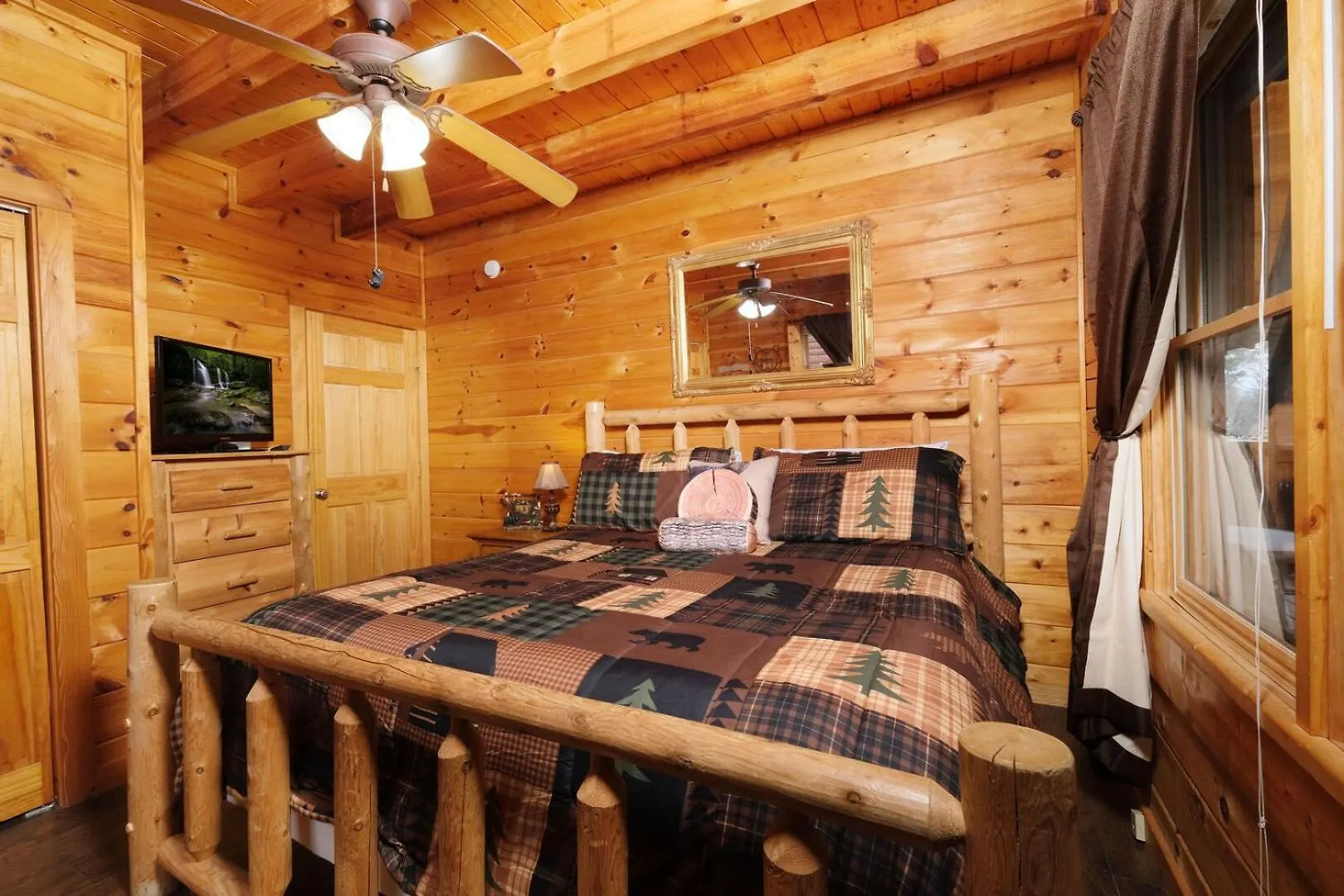 Cozy 2br Just 5 Min To Pkwy Hot Tub Free Attraction Tickets *