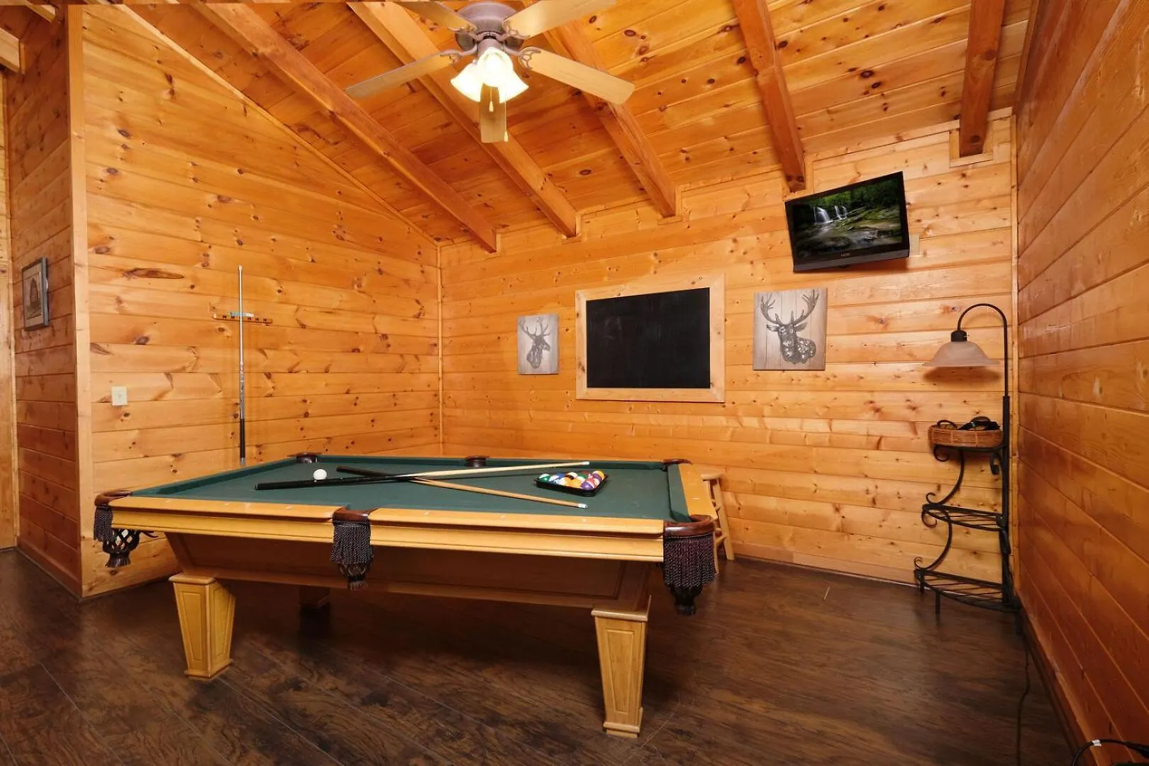 Cozy 2br Just 5 Min To Pkwy Hot Tub Free Attraction Tickets