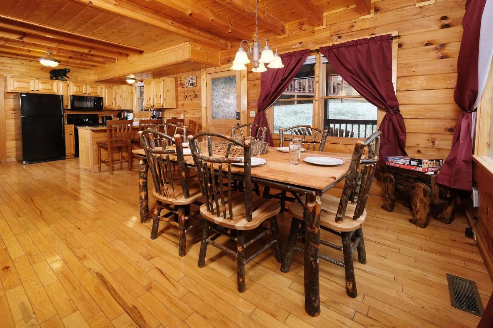 Cozy 2br Just 5 Min To Pkwy Hot Tub Free Attraction Tickets Holiday home