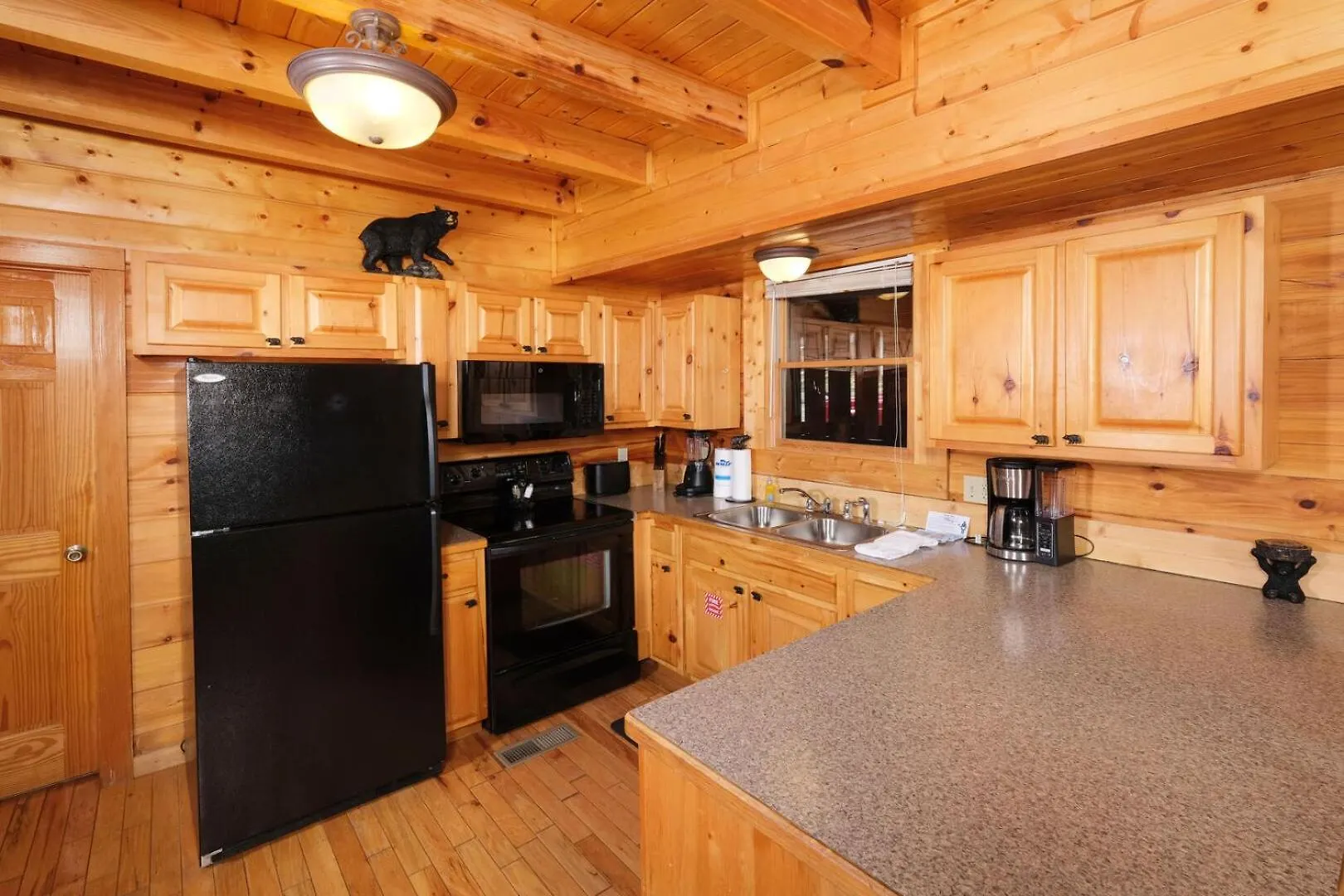 Holiday home Cozy 2br Just 5 Min To Pkwy Hot Tub Free Attraction Tickets
