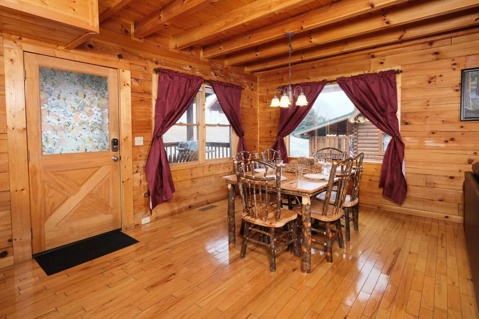 Holiday home Cozy 2br Just 5 Min To Pkwy Hot Tub Free Attraction Tickets
