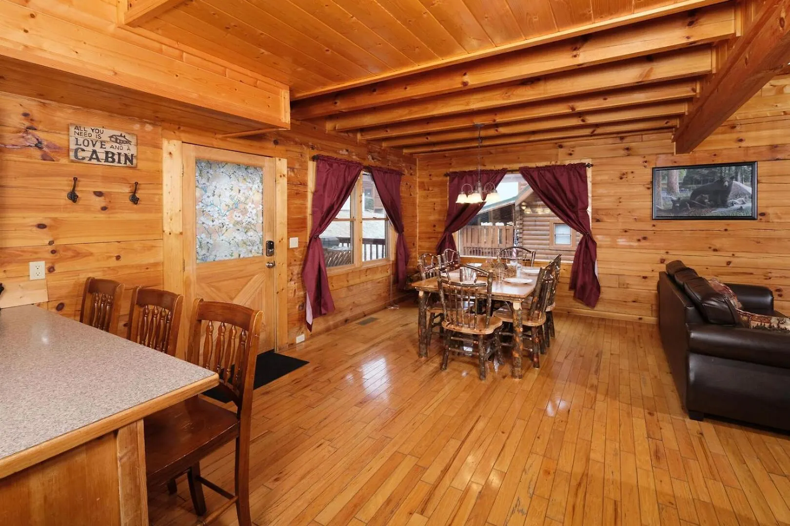 Cozy 2br Just 5 Min To Pkwy Hot Tub Free Attraction Tickets Holiday home Pigeon Forge