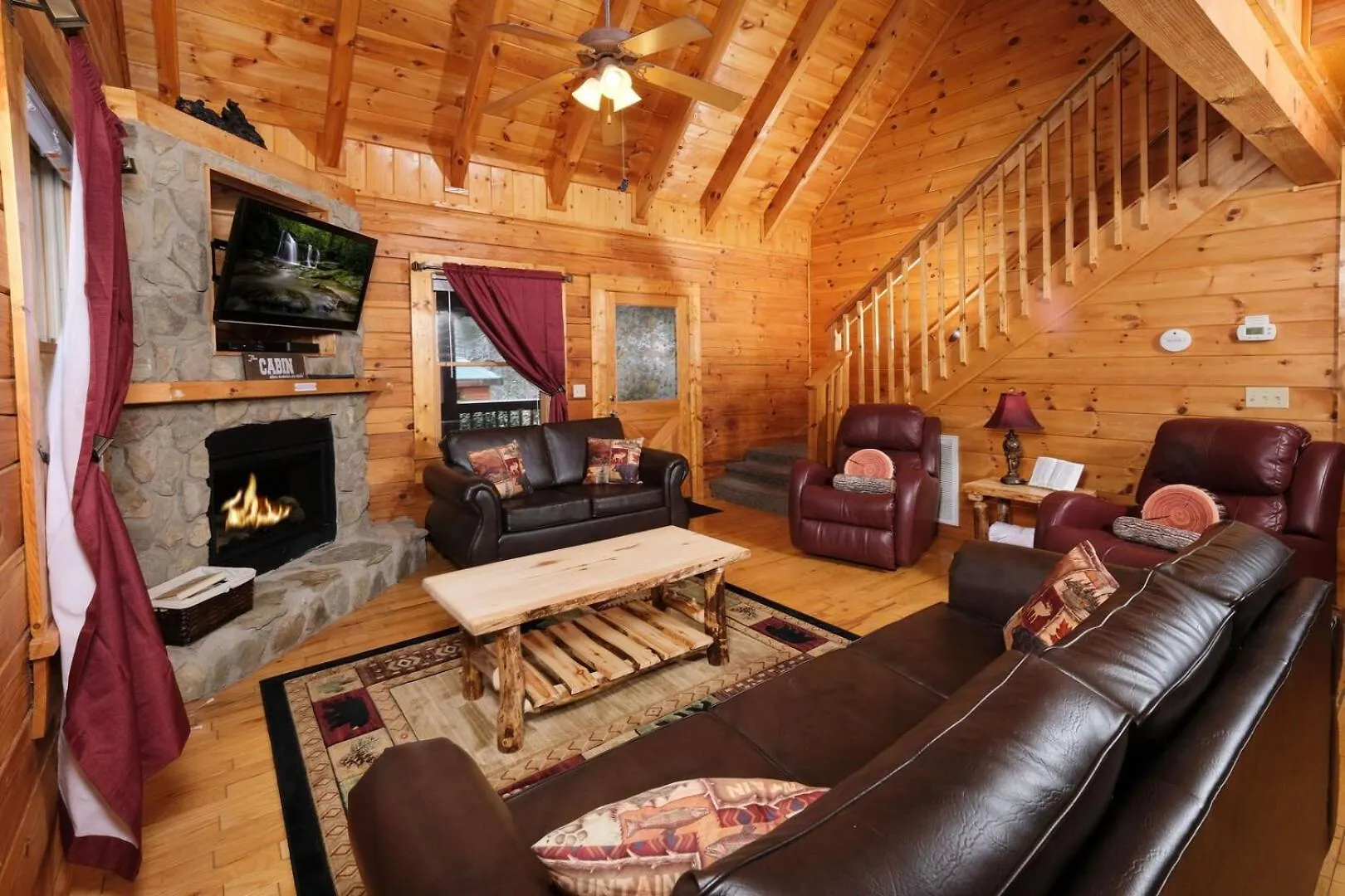 Cozy 2br Just 5 Min To Pkwy Hot Tub Free Attraction Tickets *