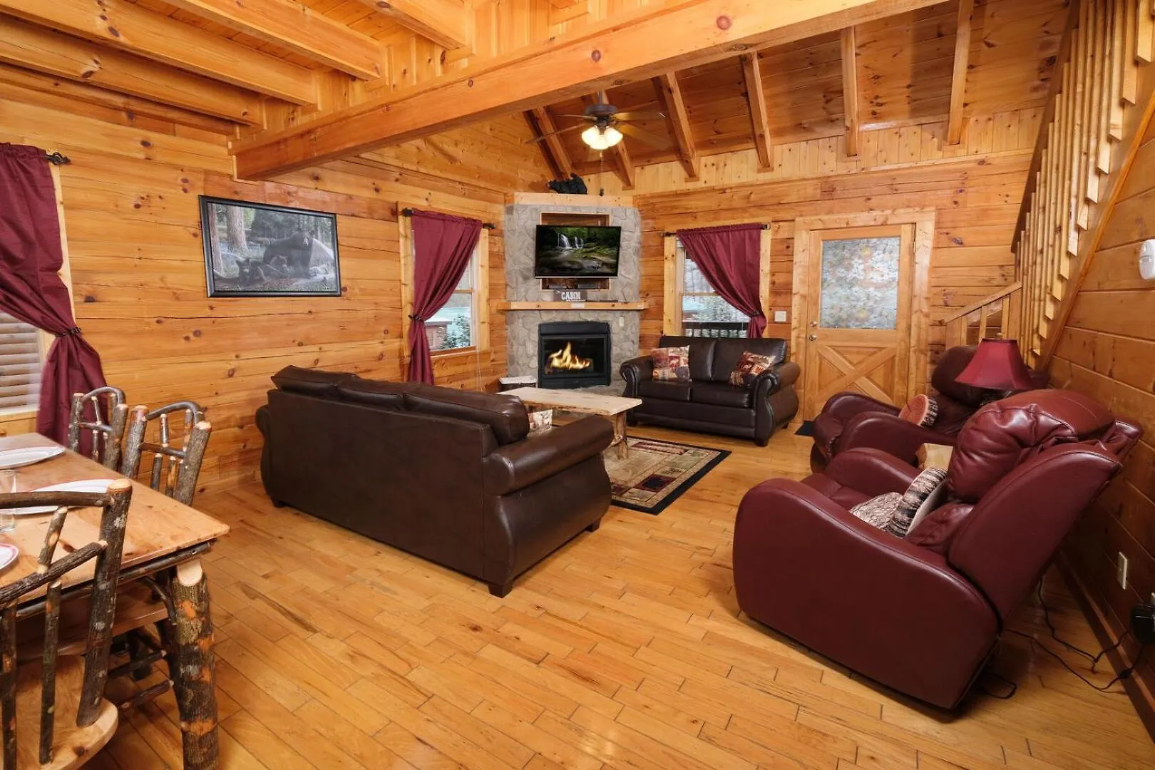 Cozy 2br Just 5 Min To Pkwy Hot Tub Free Attraction Tickets Holiday home