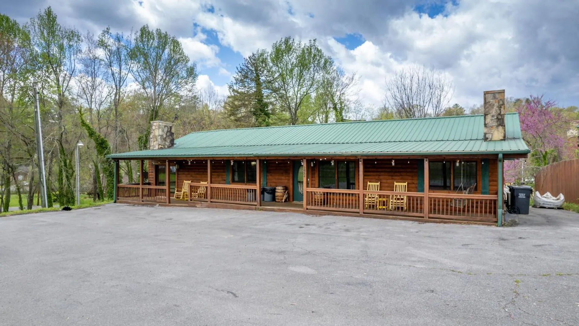 Holiday home 6br W Outdoor Pool Just 3 Min To Pigeon Forge! Free Attraction Tickets Gameroom Hot Tub Pigeon Forge