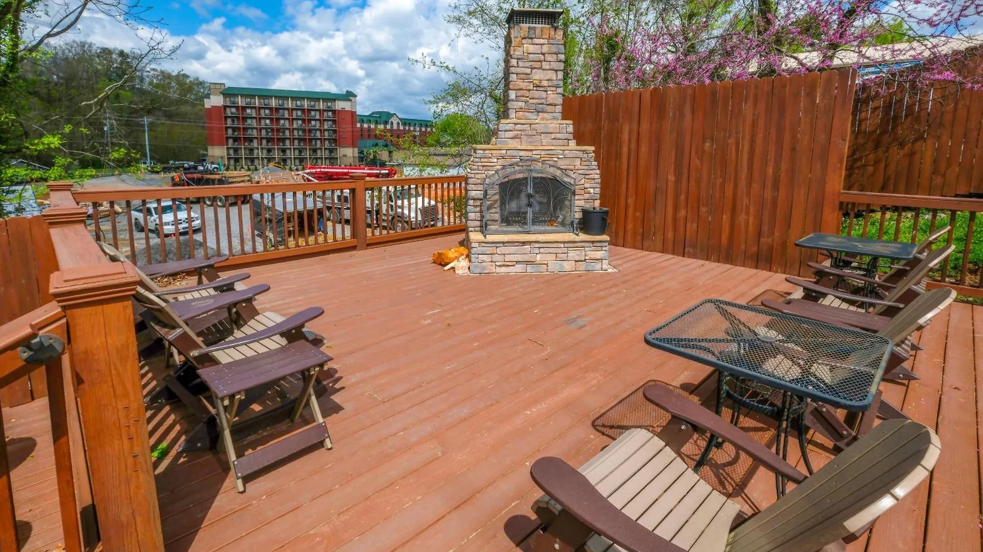 Holiday home 6br W Outdoor Pool Just 3 Min To Pigeon Forge! Free Attraction Tickets Gameroom Hot Tub