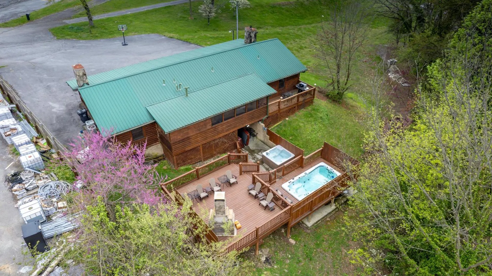 Holiday home 6br W Outdoor Pool Just 3 Min To Pigeon Forge! Free Attraction Tickets Gameroom Hot Tub