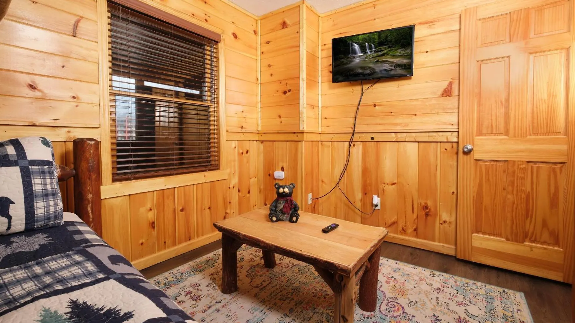 Holiday home 6br W Outdoor Pool Just 3 Min To Pigeon Forge! Free Attraction Tickets Gameroom Hot Tub Pigeon Forge