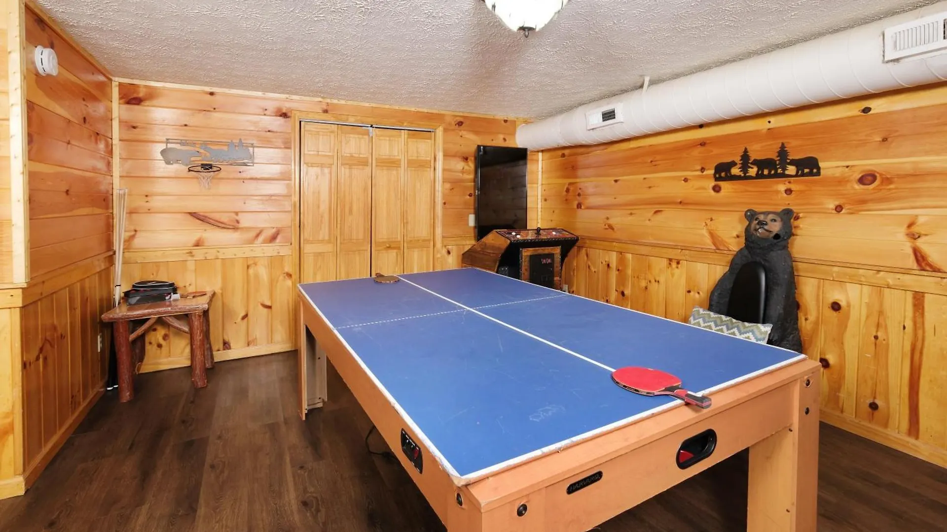 6br W Outdoor Pool Just 3 Min To Pigeon Forge! Free Attraction Tickets Gameroom Hot Tub Holiday home *