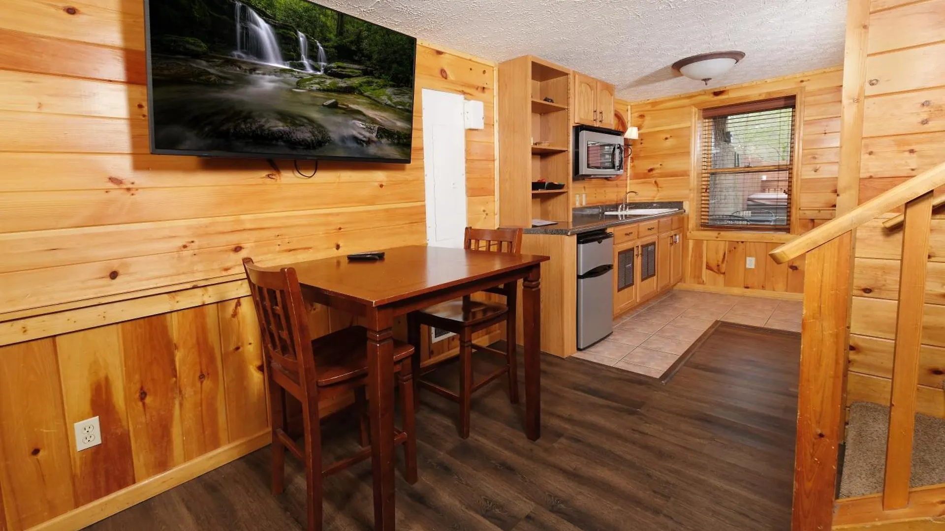 Holiday home 6br W Outdoor Pool Just 3 Min To Pigeon Forge! Free Attraction Tickets Gameroom Hot Tub