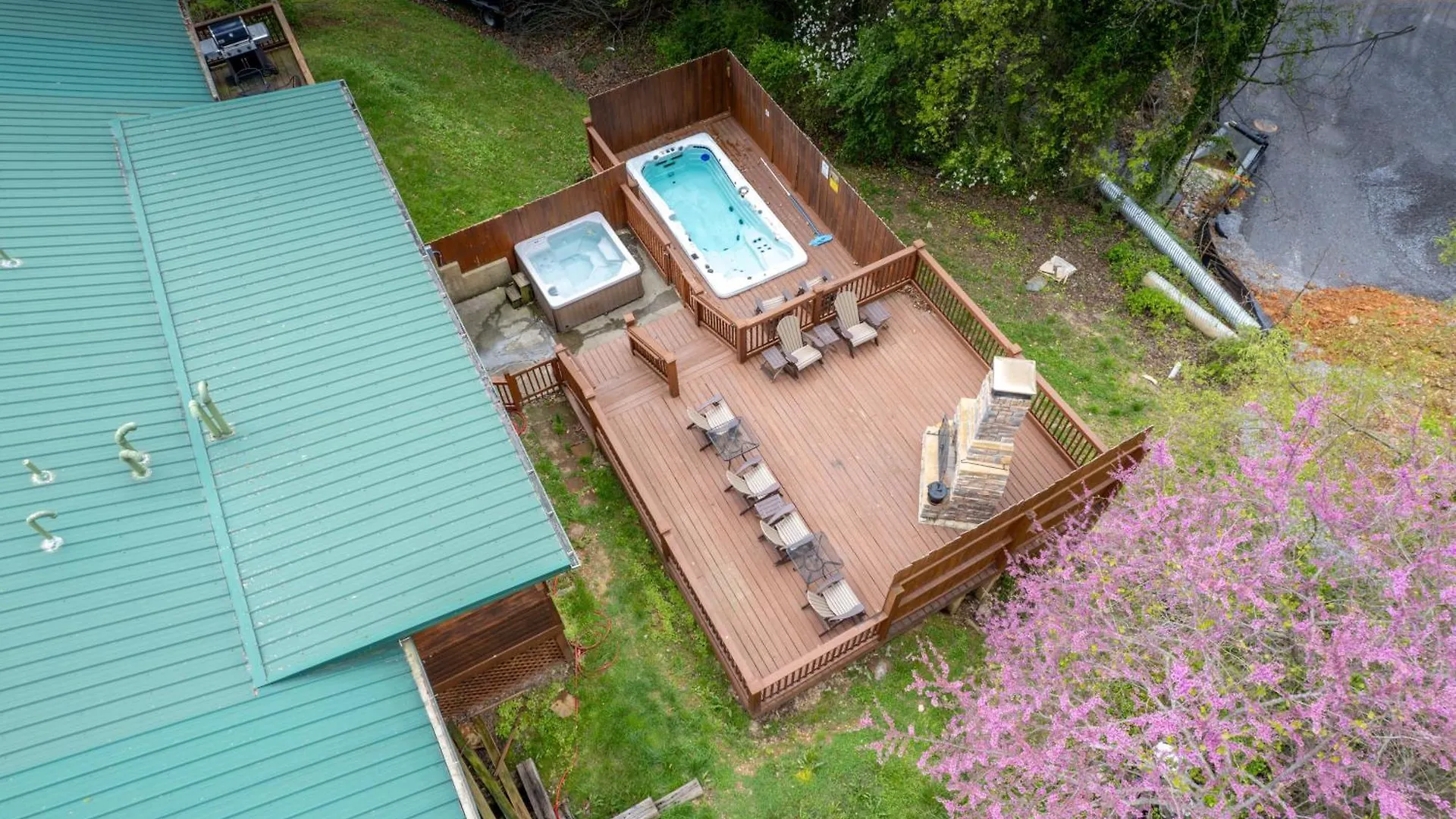 6br W Outdoor Pool Just 3 Min To Pigeon Forge! Free Attraction Tickets Gameroom Hot Tub Holiday home Pigeon Forge