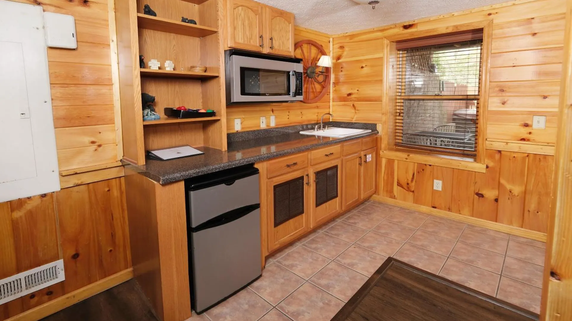 Holiday home 6br W Outdoor Pool Just 3 Min To Pigeon Forge! Free Attraction Tickets Gameroom Hot Tub