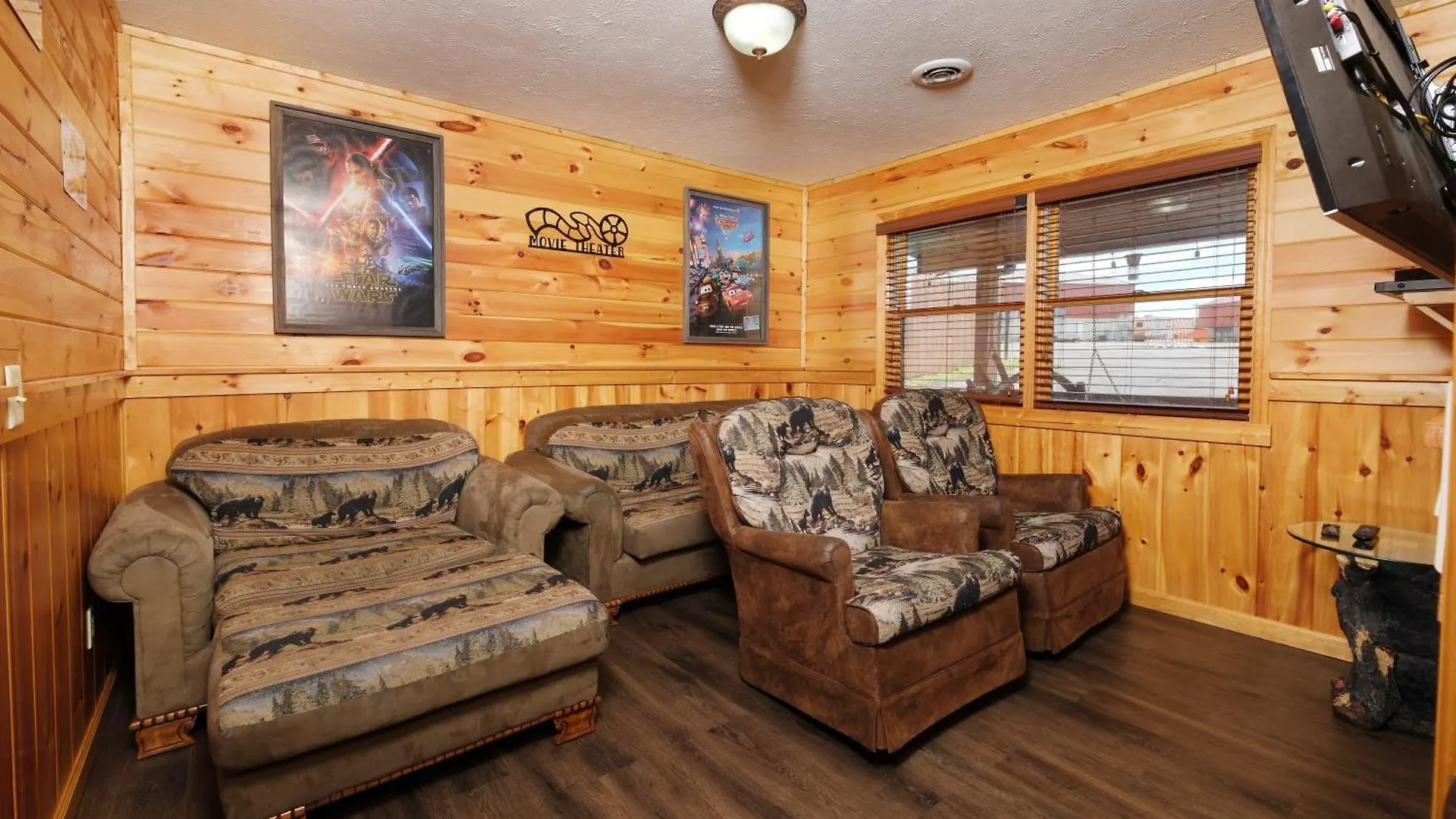 6br W Outdoor Pool Just 3 Min To Pigeon Forge! Free Attraction Tickets Gameroom Hot Tub Pigeon Forge