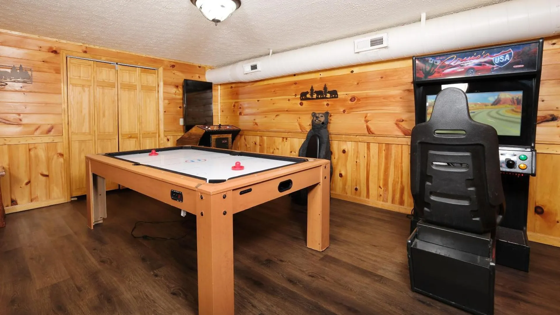 6br W Outdoor Pool Just 3 Min To Pigeon Forge! Free Attraction Tickets Gameroom Hot Tub * Pigeon Forge