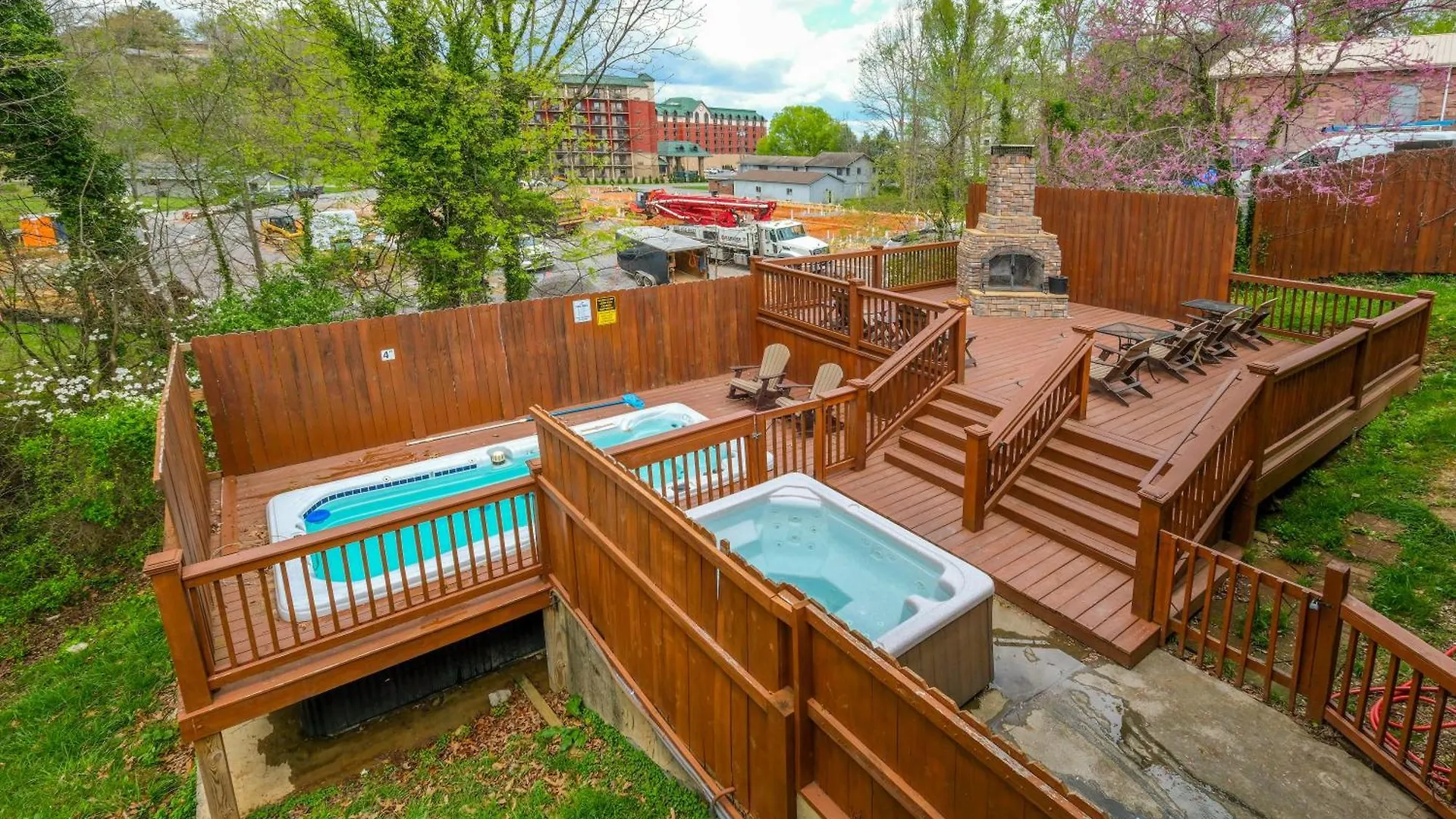 6br W Outdoor Pool Just 3 Min To Pigeon Forge! Free Attraction Tickets Gameroom Hot Tub Holiday home